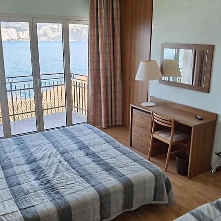Hotel Nike Бренцоне сул Гарда Екстериор снимка